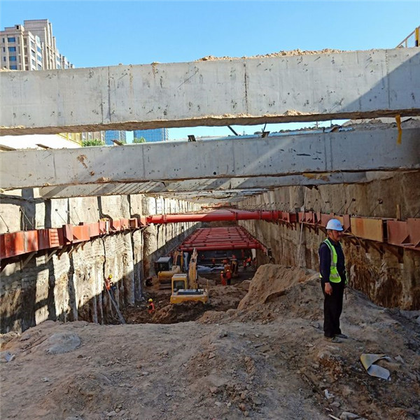 天津地铁专用钢管柱施工